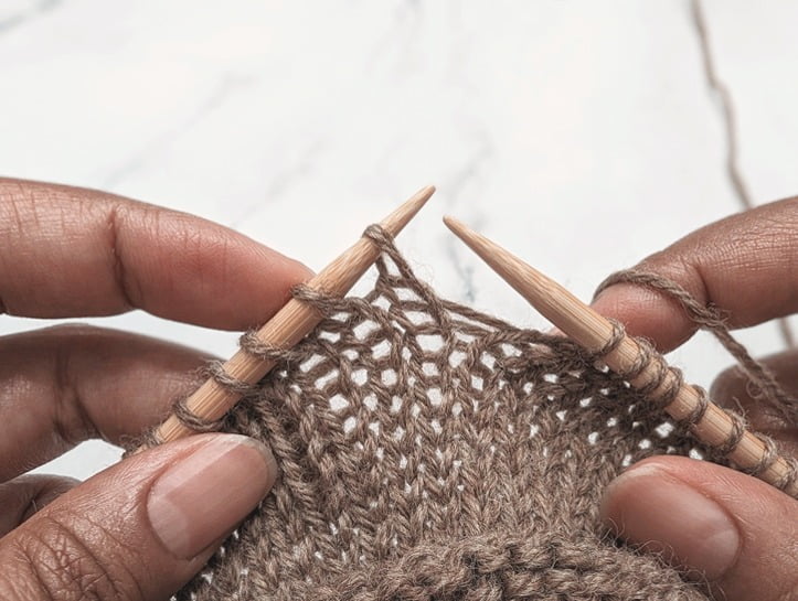 how a stitch should be oriented in knitting