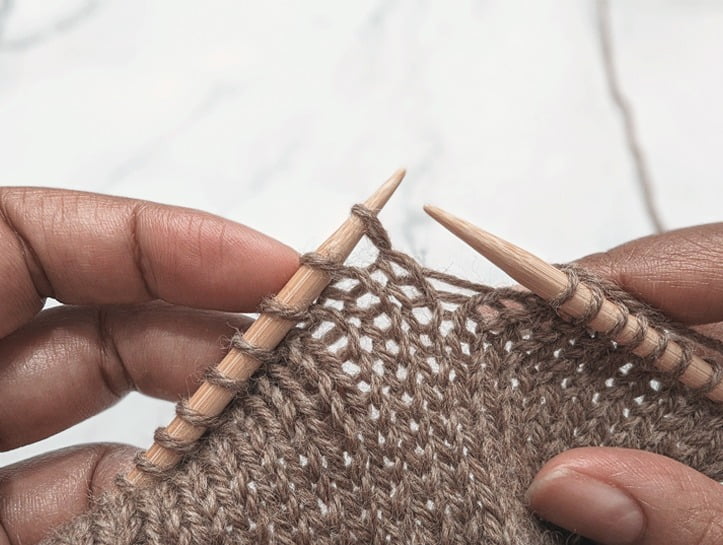 twisted stitch orientation in knitting